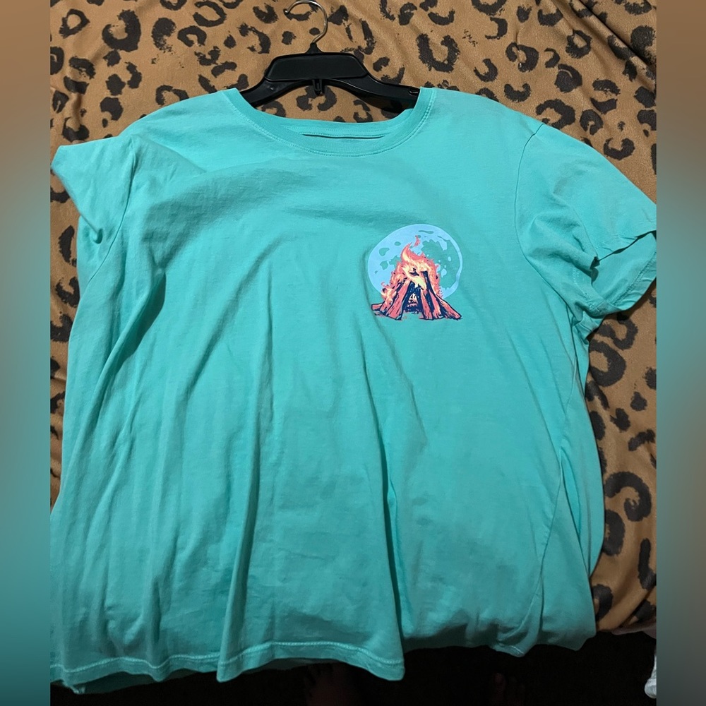 Die graphic tee